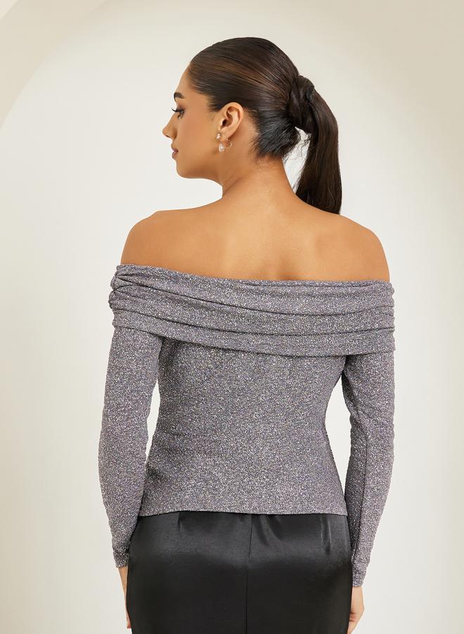 ستايلي بلوزة بأكتاف مكشوفة وتفاصيل براقة - Image 4